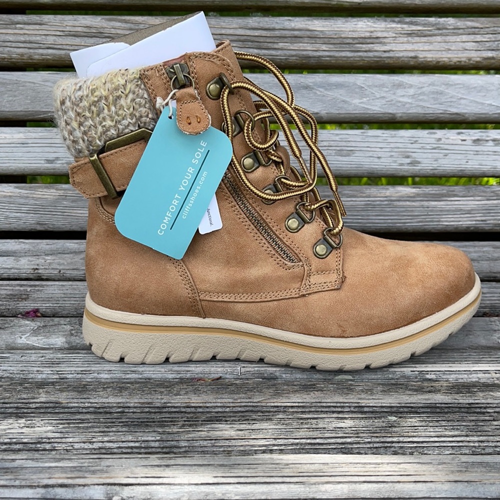 CLIFFS BY WHITE MOUNTAIN
Women's Hearty Lace-Up Hiker Booties size 6.5